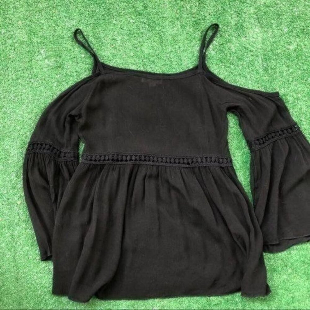 Peach Royal Black peak shoulder top with crochet details size XS - Picture 6 of 7